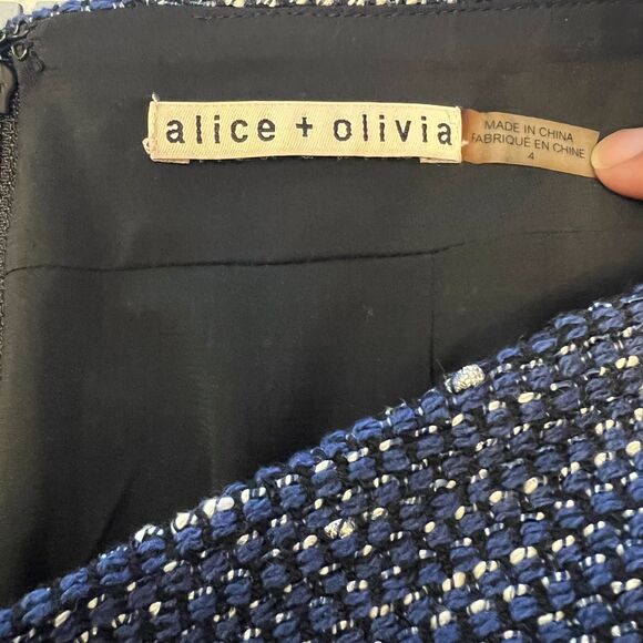 Alice + Olivia Elana Blue Tweed Mini Skirt Size 4 / Small - Picture 3 of 5